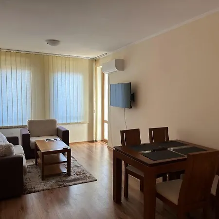 Lovely 1-bedroom 120m From The Ski Lift バンスコ