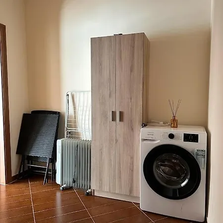 Lovely 1-bedroom 120m From The Lift * בנסקו